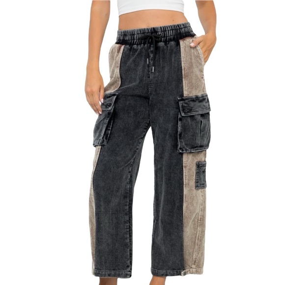 NWOT Women’s Black & Brown Corduroy Color Block Ankle Cargo Pants NWOT - Picture 2 of 4